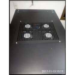 Gabinete piso 37rmu Prf 100cm, Alt 182cm 4 Ptas Fte Micro Perfora, Extrac, Ruedas desarmado. Negro. Gtia: Nuevos