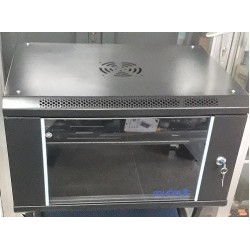 Gabinete Pared 6 rmu, Pta Vidrio, No Ext 2 Puertas lat, llave, Anc60xAlt36xPrf50.