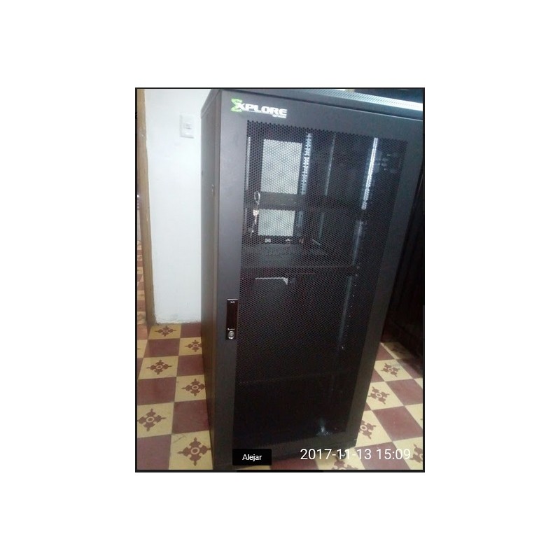 Gabinete piso 27rmu, Prf 100cm, 1.38mt 4 Ptas Fte Micro Perfora, Extrac, Ruedas desarmado. Negro. Xplorer