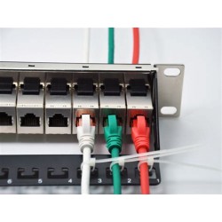 Patchpanel Modular 24 Ptos CERTIF, Cat 6 con 24 union Rj45 C6 y soporte trasero.