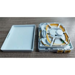 Caja Terminacion para Fibra Optica, 2 Ptos SC c/2 pigtail 95x75x23mm, blanco, Superf. Int. Verde