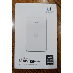 AP Ubiquiti de Pared, Wi-Fi 5 802.11 a/b/g/n/r/k/v/ac, Dual Band, 48v PoE+ In, 1 Puerto Rj45 Gb, 1 PoE Out 802.3af/at. Gtia:10d