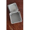 Caja Plástica NEMA IP65, Blanco, Sello de Goma, 4 Tornillos. 75x75x50mm